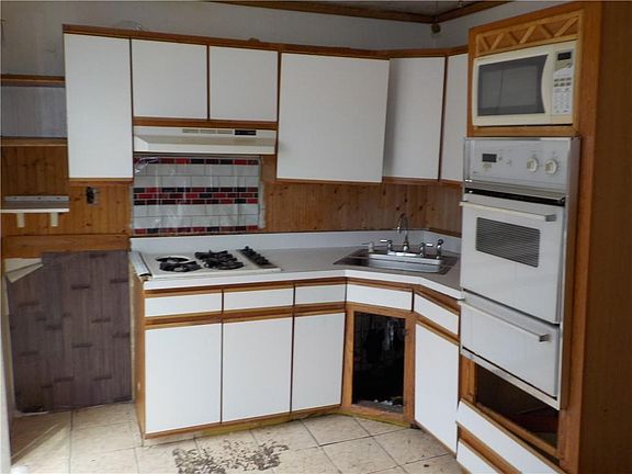 3rd image of 2322 Plumb 1st St