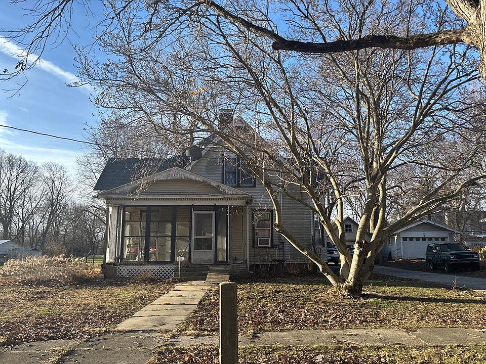 1st image of 325 NE 3rd St