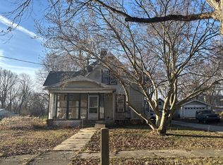 325 NE 3rd St, De Land, IL 61839