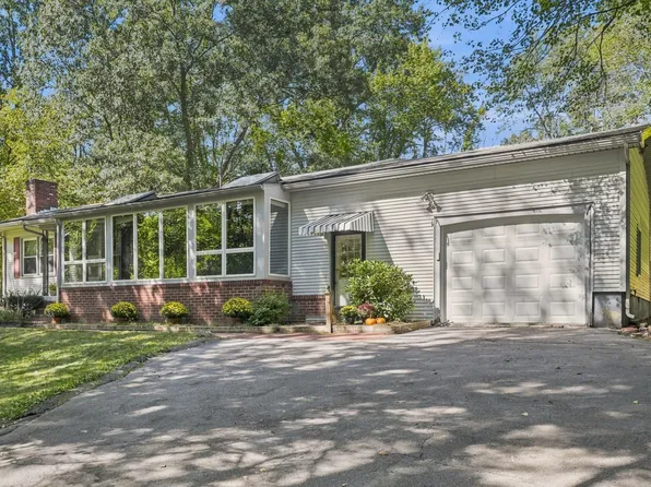 1881 Great Pond Rd, North Andover, MA 01845