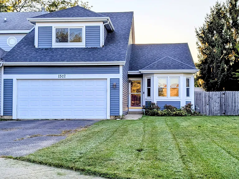 S Pembroke Dr — Photo 1