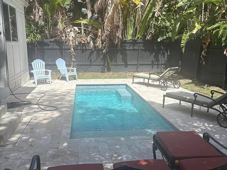 240 Almeria Rd — Photo 10