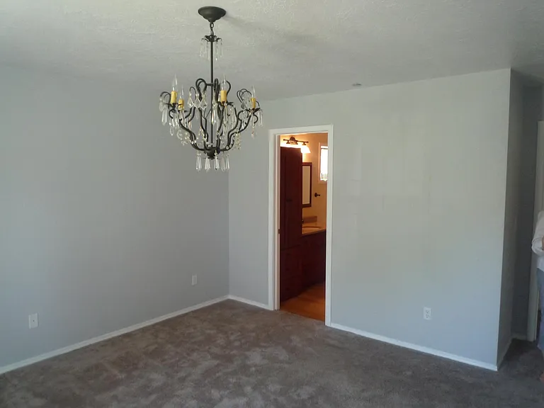 2449 Tolmie Ave — Photo 12