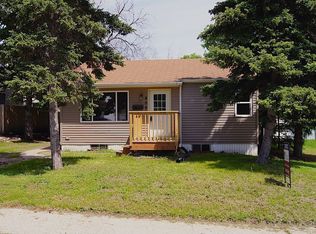 808 18th St NW, Minot, ND 58703