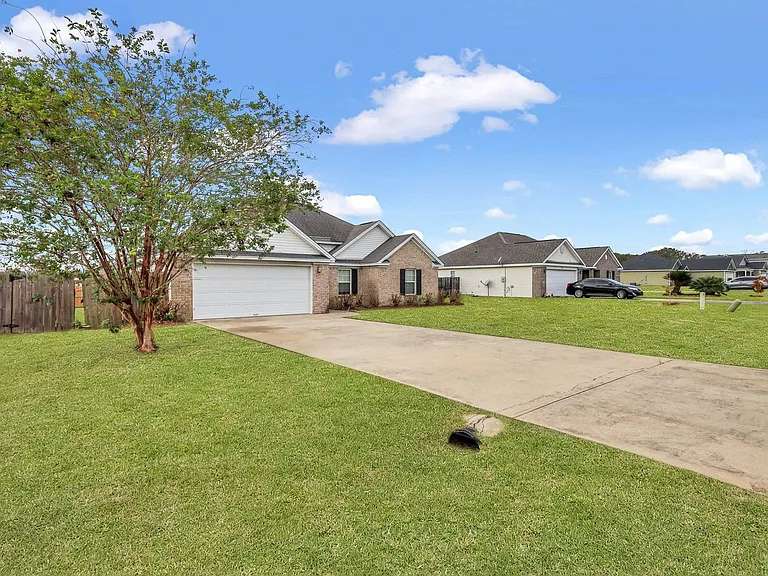 110 Auburn Cir — Photo 27