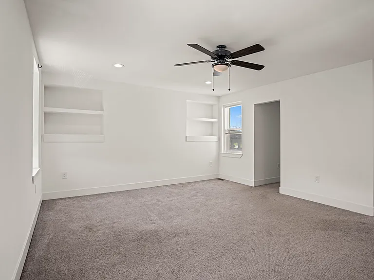 2706 E Somerset St — Photo 21