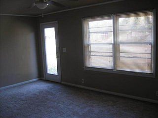 3rd image of 1003 Franklin St