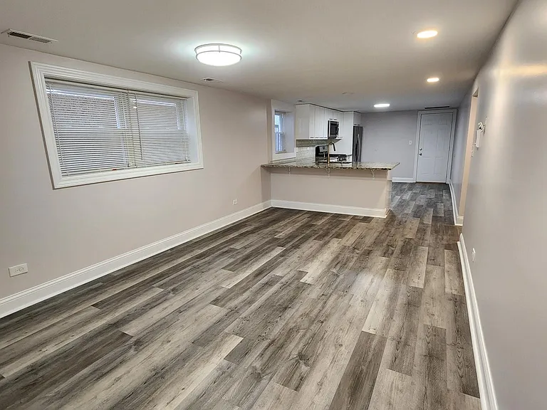 6141 N Richmond St #G — Photo 7