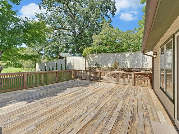 5th image of 140 Tranquility Dr