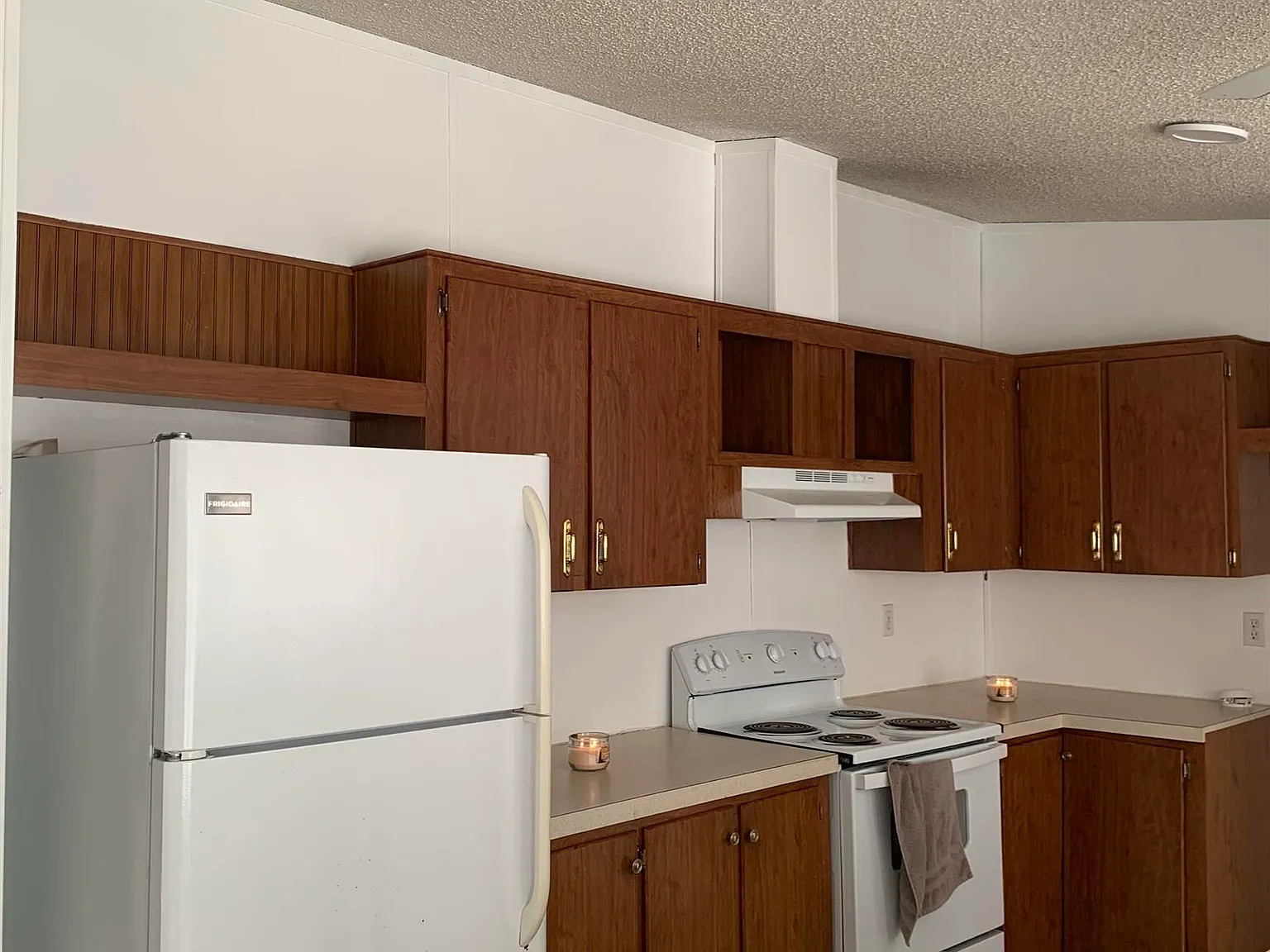 3 bed, 2.0 bath, 1176 sqft, $1,250 — Photo 2