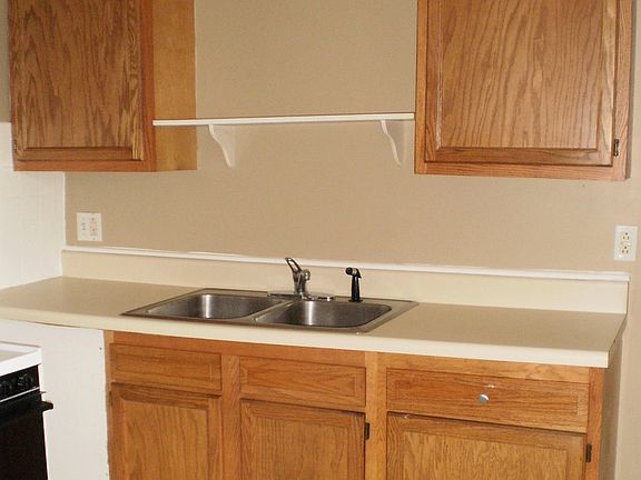 4th image of 220 Ogle Ave APT 3