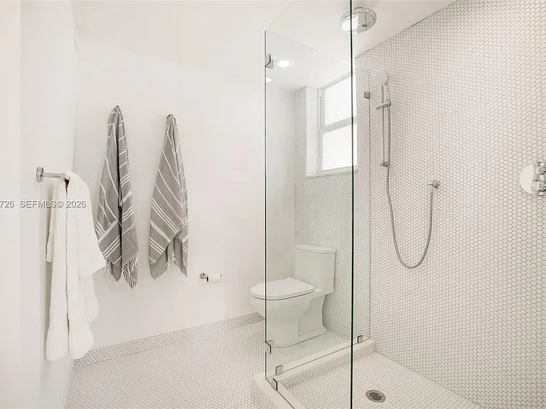 9881 E Bay Harbor Dr #205 — Photo 14