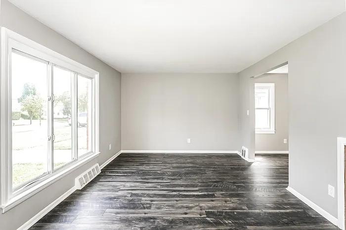 3 bed, 1.5 bath, 1669 sqft, $1,895 — Photo 3