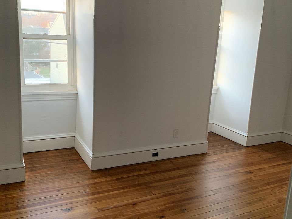 Bedroom with plenty of natural light! (Windows face Walnut St)