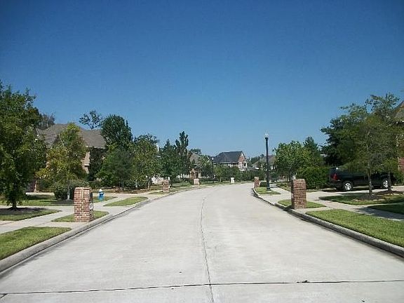 3rd image of 14230 Norhill Pointe Dr