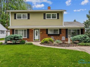 832 Maple Ln, Waterville, OH 43566