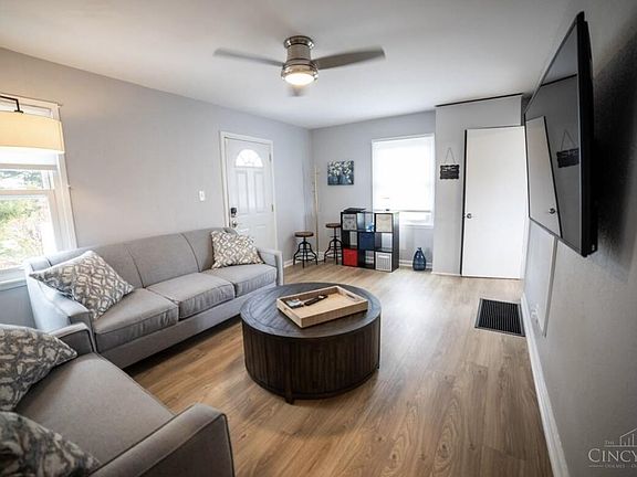 4th image of 1527 Dana Ave