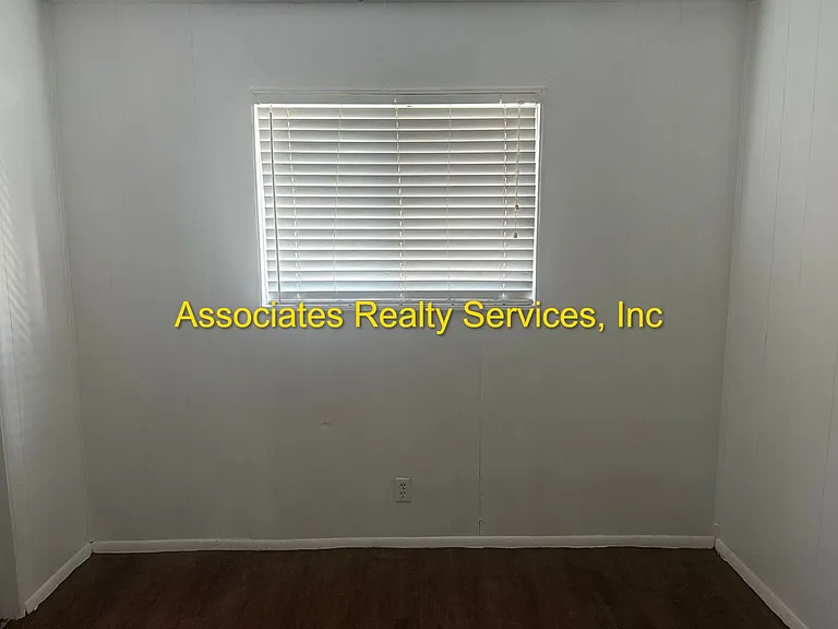 510 SE 8th St — Photo 4
