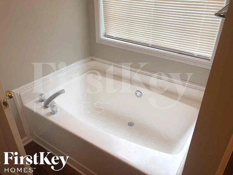 1813 Alcovy Springs Ln — Photo 11