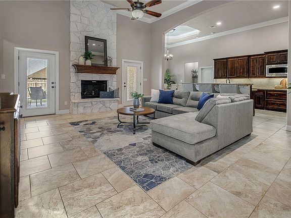 4th image of 2610 Cartington Ct