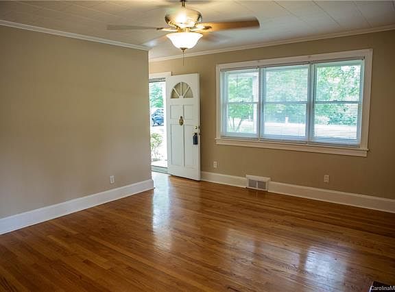 4th image of 406 Sunset Dr