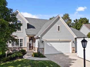 1616 Hunter Rd, Waukesha, WI 53189