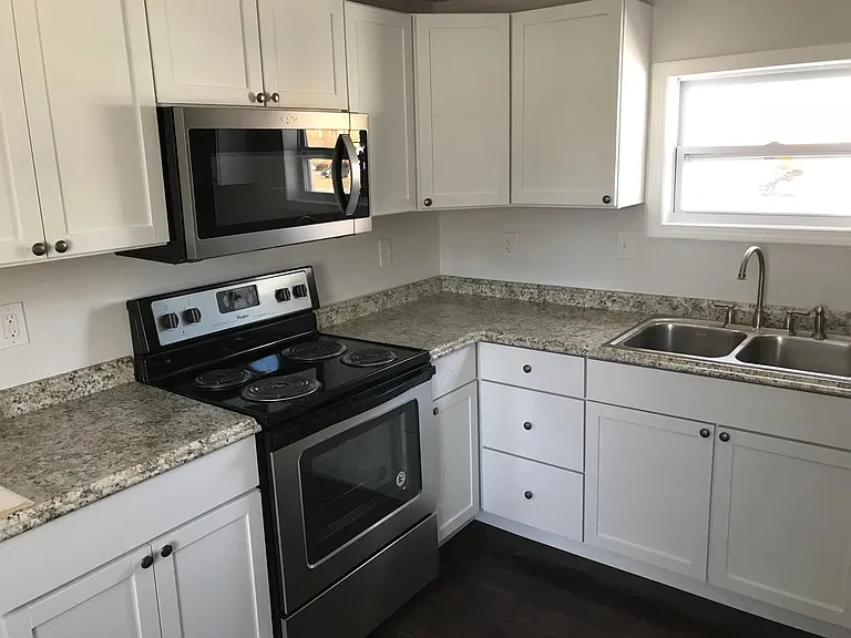 512 E Broadway St #6 — Photo 5