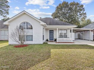 411 Pine Valley Dr, Youngsville, LA 70592