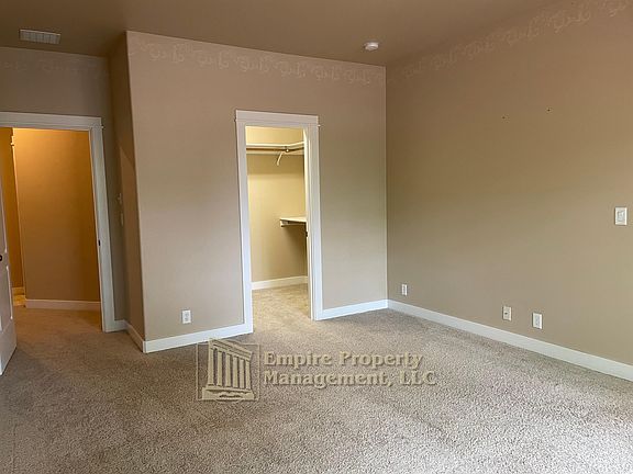 4th image of 121 Willow Springs Dr