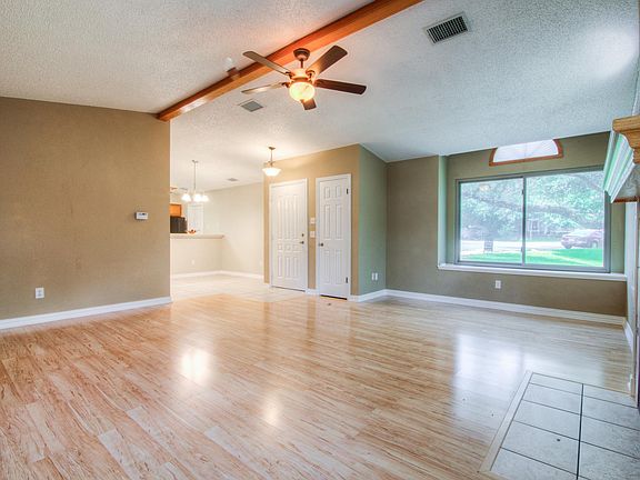 4th image of 1502 Black Cherry Dr