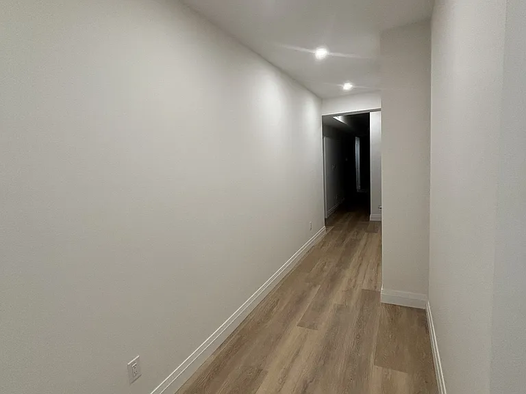 576 Guelph St — Photo 3