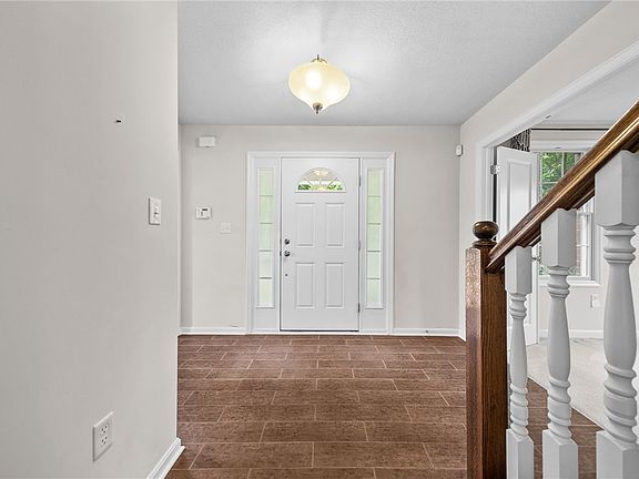 3rd image of 317 Providence Dr