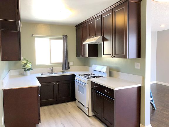 3rd image of 1681 College View Dr APT 10