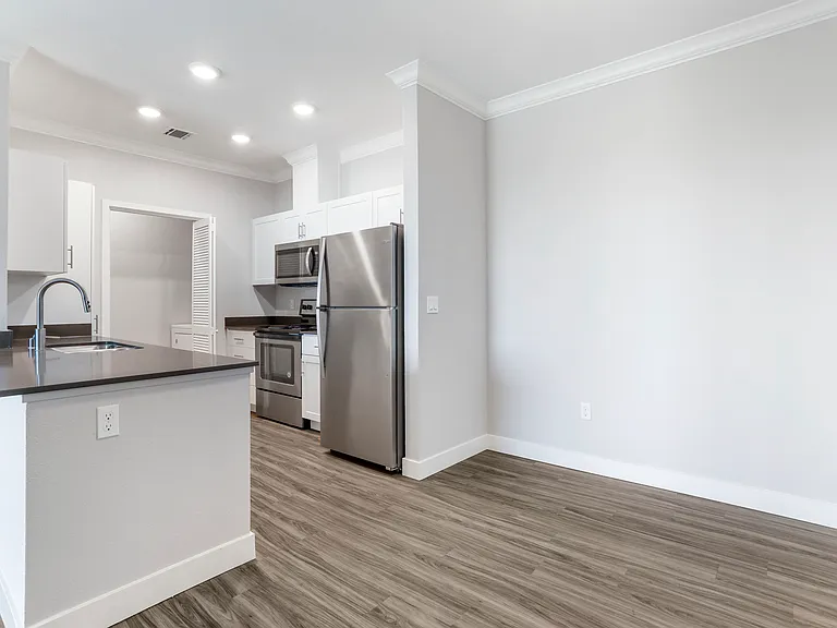 Tesoro Apartments — Photo 38