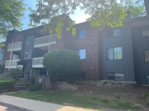 709 Fieldstone Ct #7 Photo 1