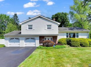 208 Alberon Dr, Park Ridge, NJ 07656