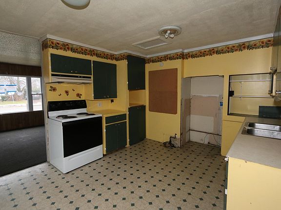 5th image of 902 E 8th Ave
