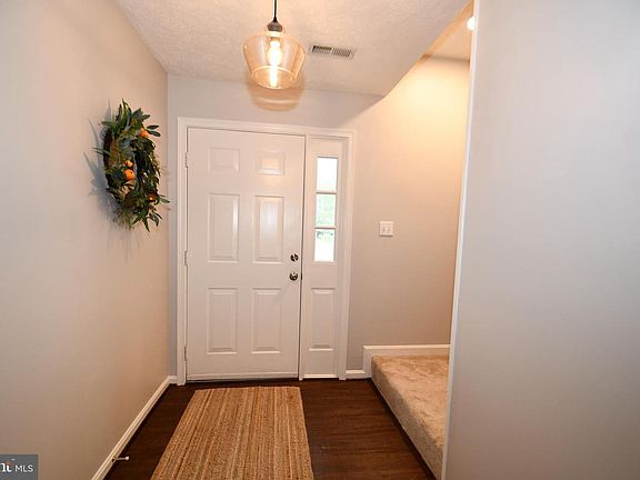 5th image of 209 Blueridge Ct
