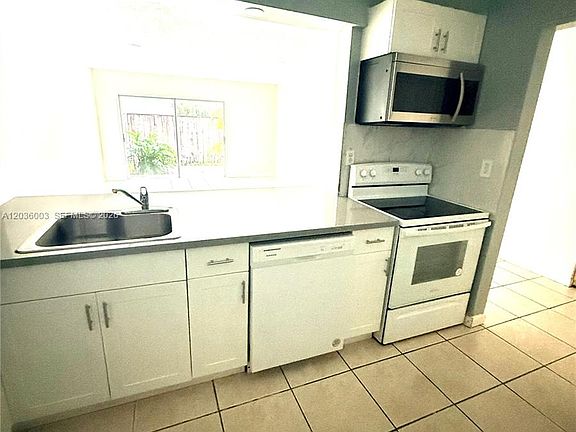 4th image of 9611 SW 77th Ave APT 108A