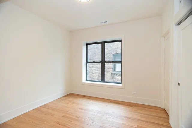 652 W Gordon Ter #1W — Photo 12