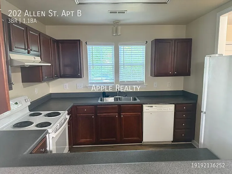 202 Allen St #B — Photo 19