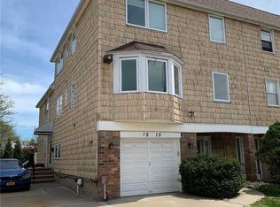 1515 215th St, Bayside, NY 11360