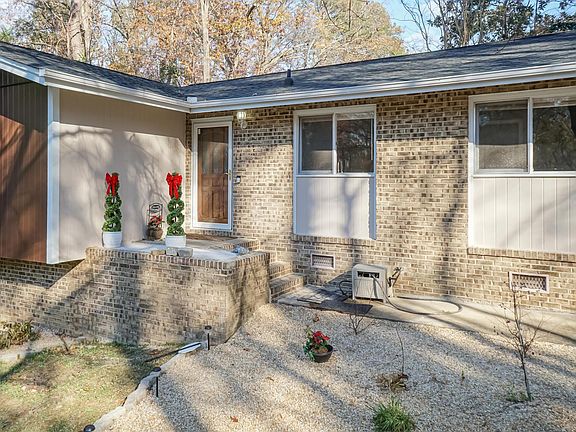 2nd image of 5829 Sandstone Dr