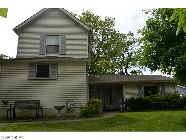 114 Millet Ave photo 1