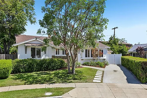 16729 Archwood St Photo 1