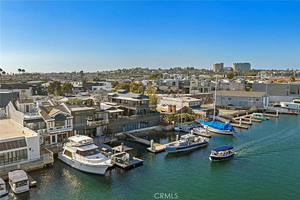 3 bed, 3.0 bath, 5050 sqft, $48,500 — Photo 3