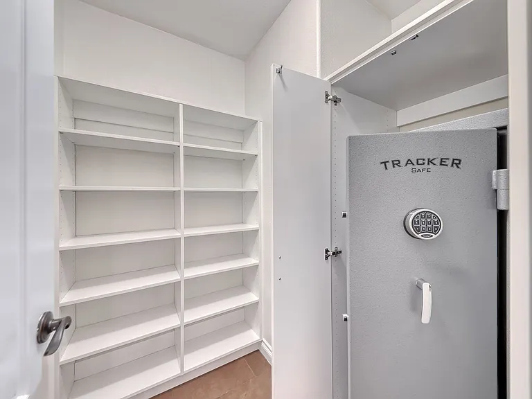 2122 Mooreview St #1 — Photo 32