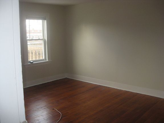 4th image of 2327 21st St