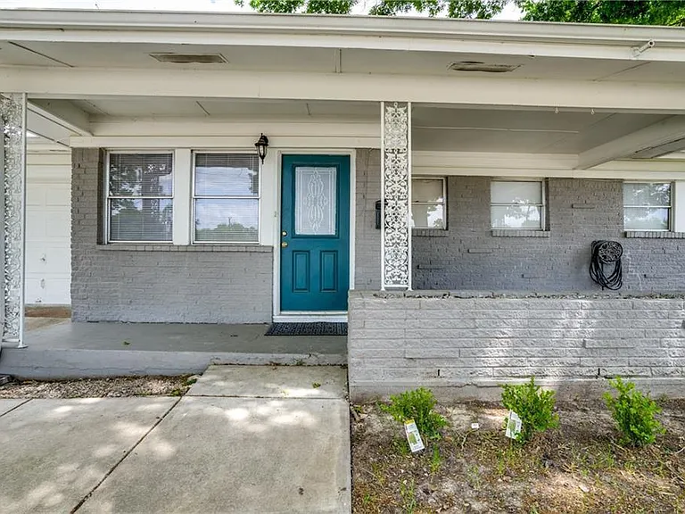 5617 Walraven Cir — Photo 1
