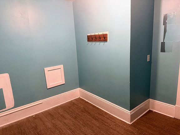 3rd image of 716 Madison St NE #3